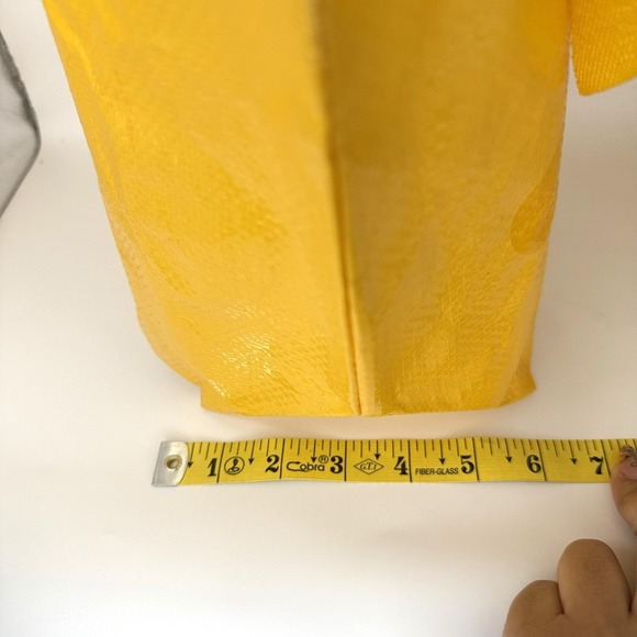 NYCC 2025 Walmart Exclusive Yellow Tote Bag w/ Blue Spark Charm Giveaway - Picture 8 of 8